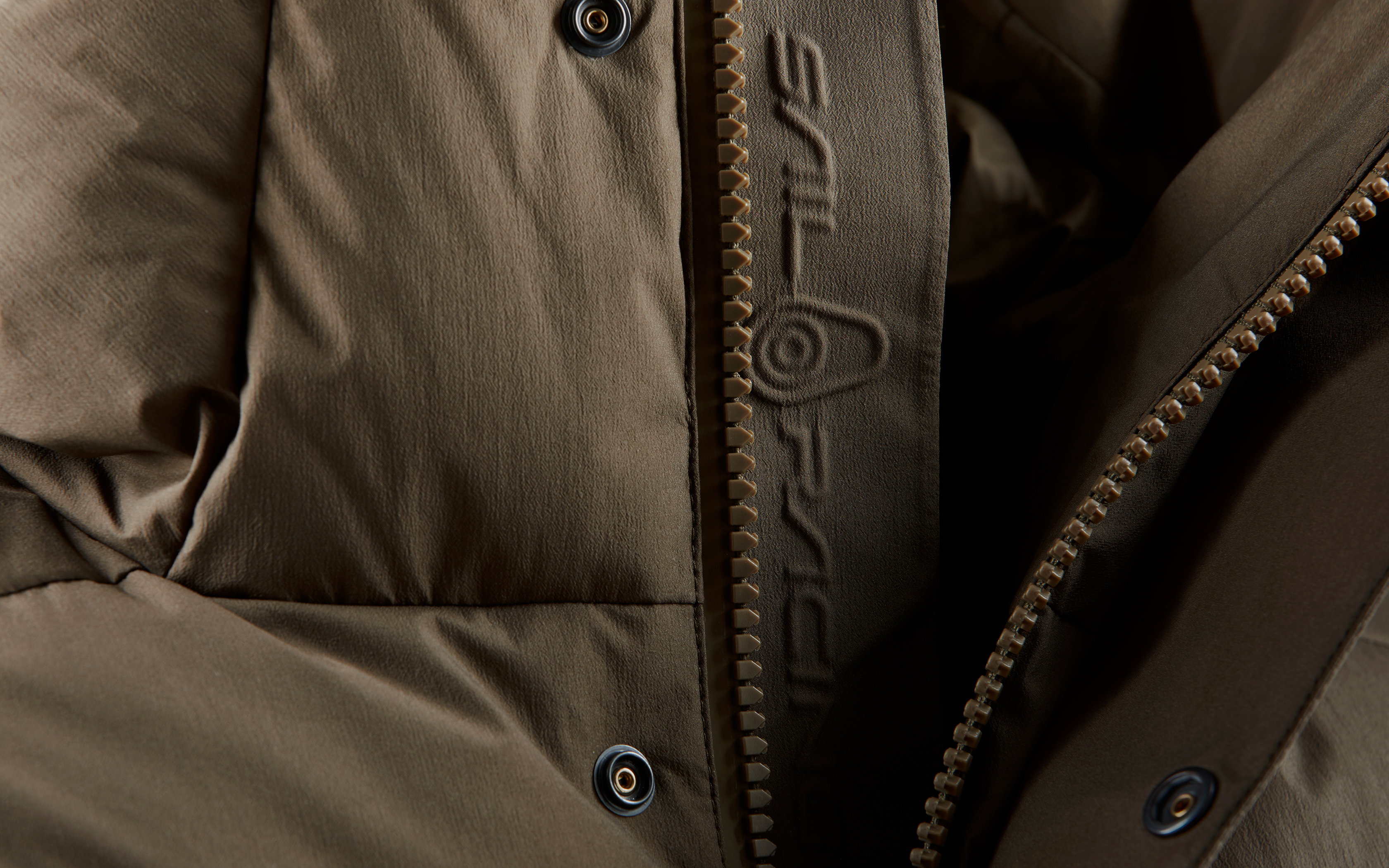 RACE EDITION DOWN PARKA